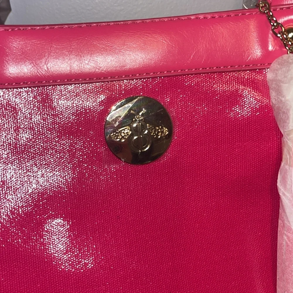Bosom Buddy Bags NWT pink medium size Satchel handbag. Gold accents.